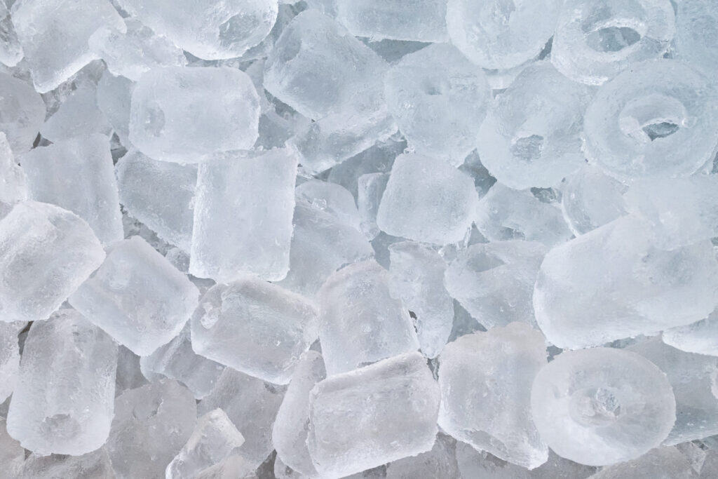 wholesale ice supplier delivering IPIA-certified products to a grocery store